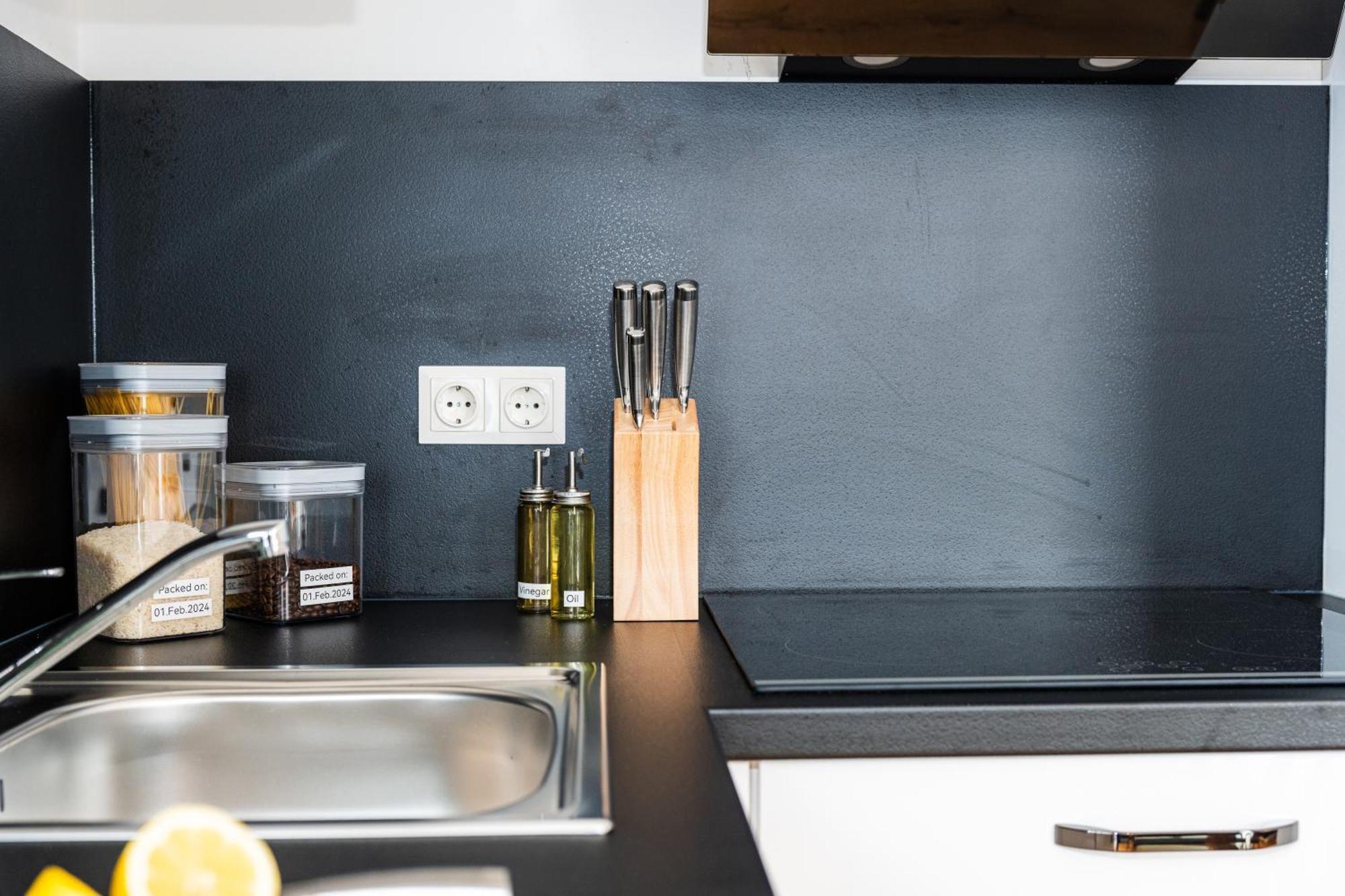 Noblenest: Terrasse - Netflix - Kaffee Apartamento Viena Exterior foto