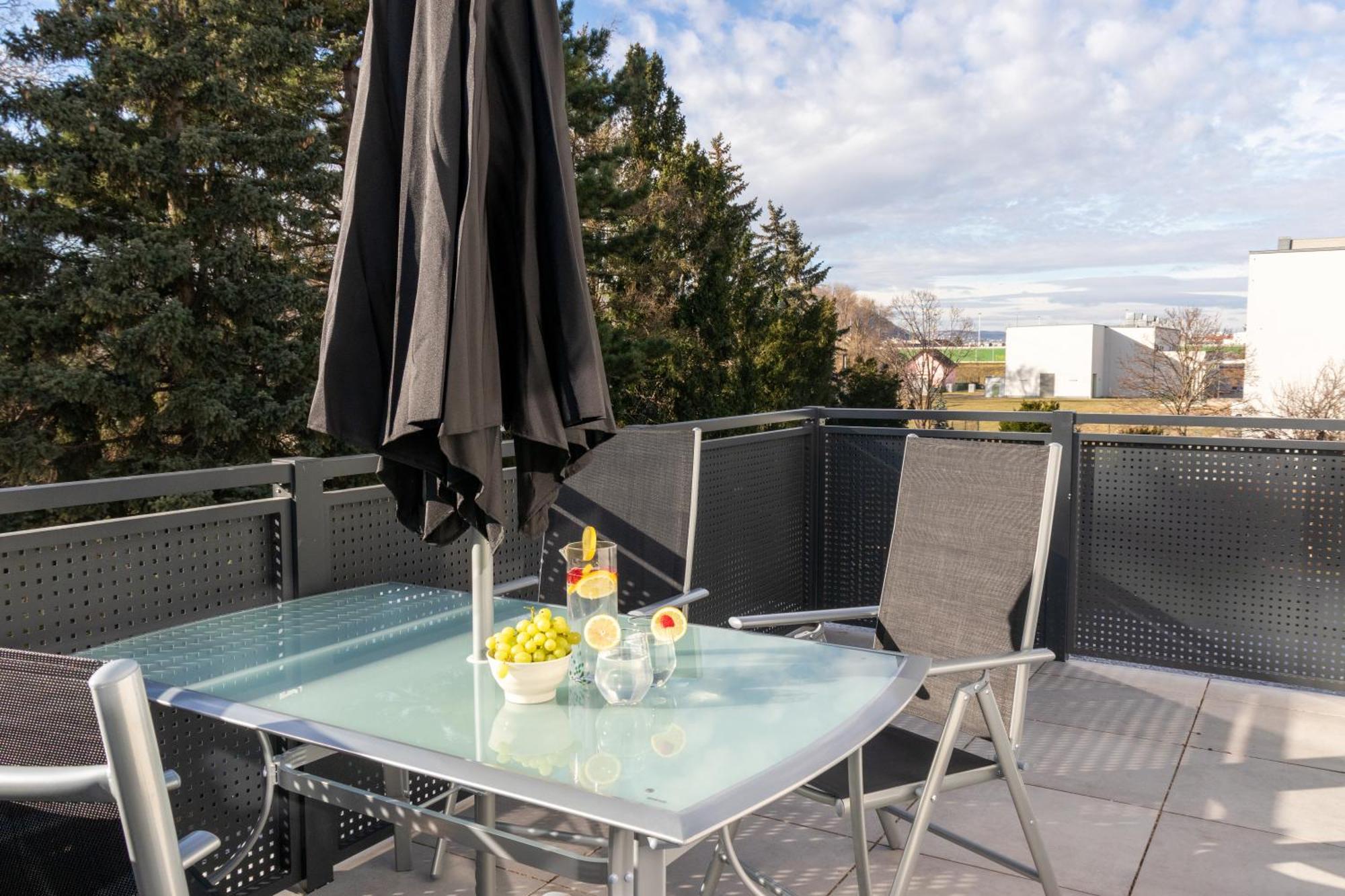 Noblenest: Terrasse - Netflix - Kaffee Apartamento Viena Exterior foto